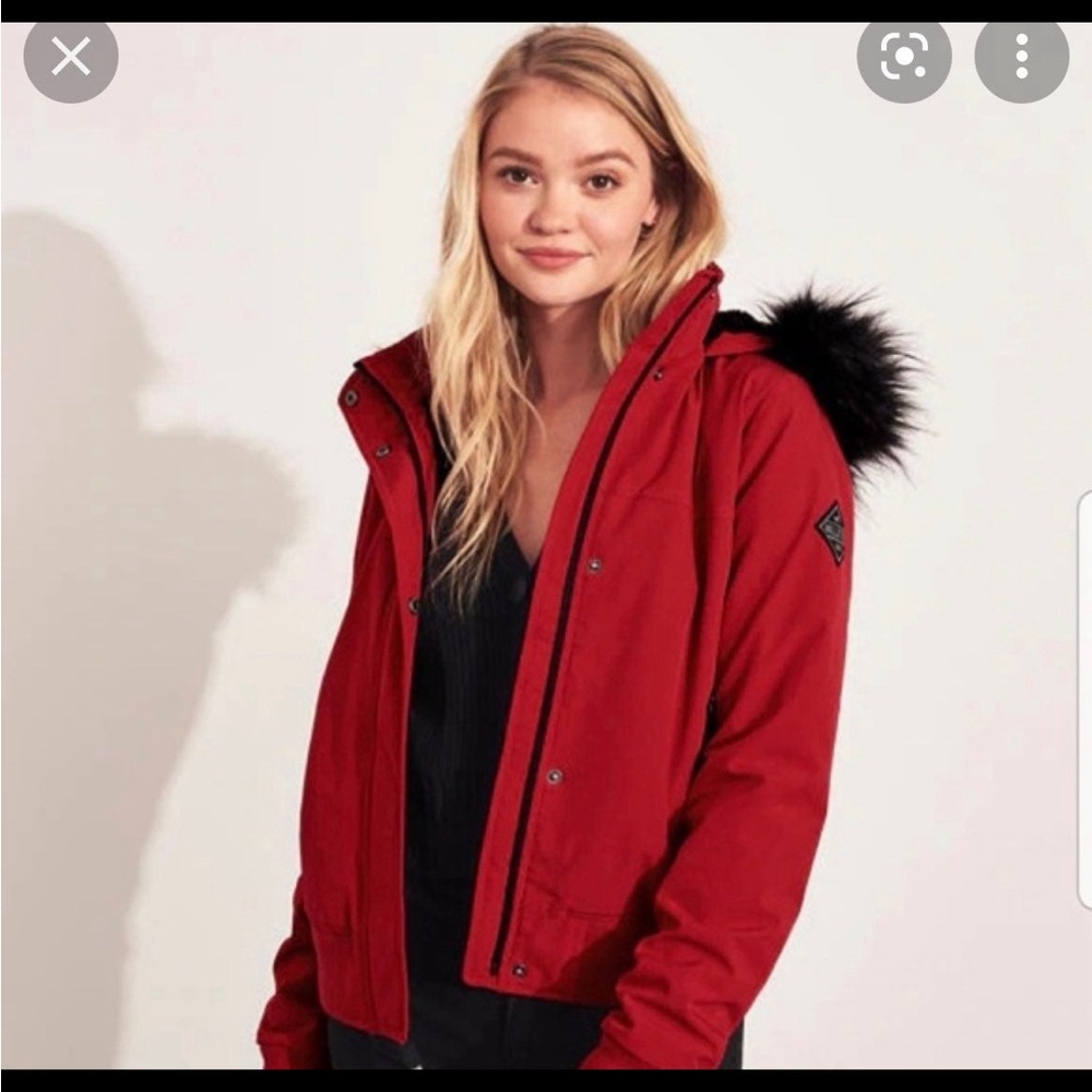 Hollister Women's Red ultimate down Jacket with Black Fur Hood